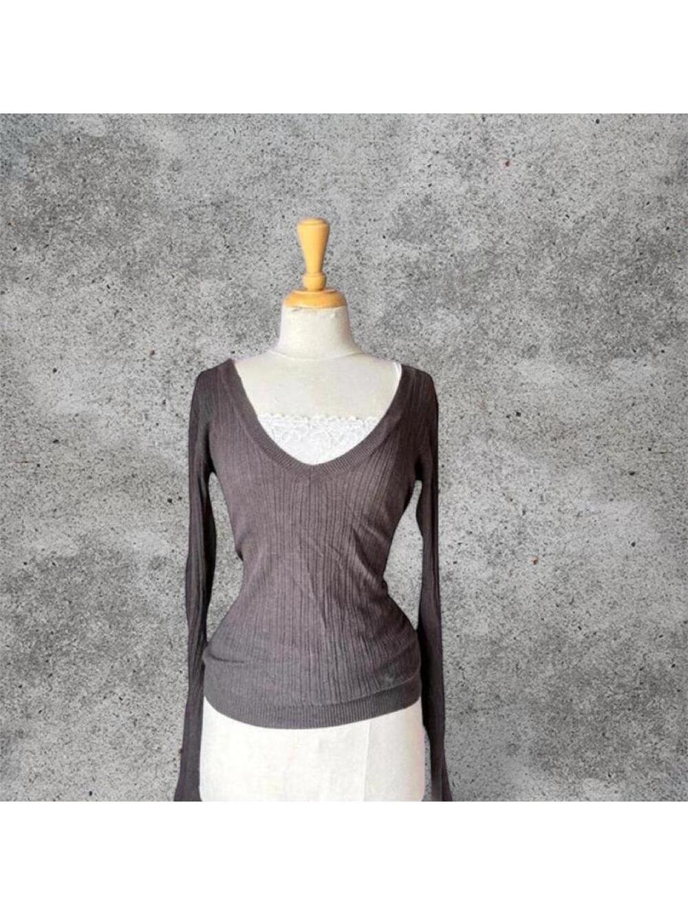 razzle dazzle charcoal vneck sweater top